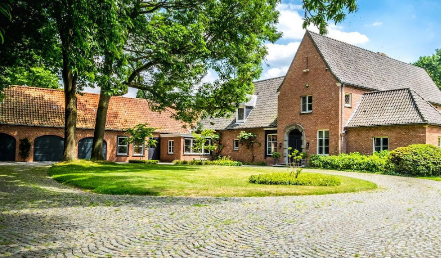 Kasteel De Wapenaer, Belgium